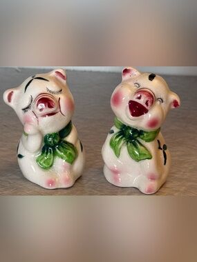 Pigs Pair Salt and Pepper Set